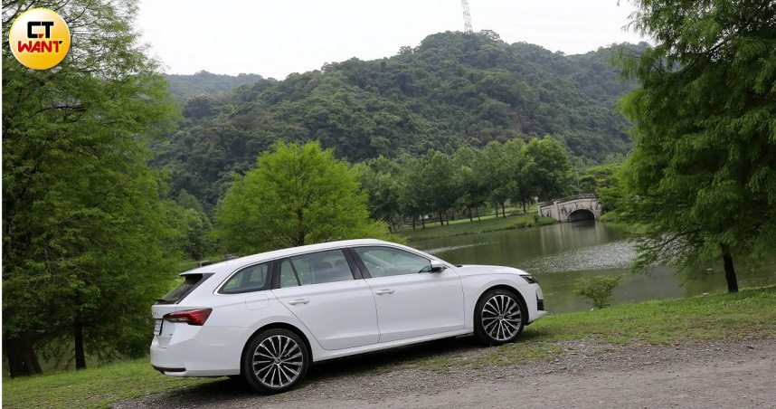 Skoda旗下的4x4車款，都屬於中、高階車型，其中以2.0 TSI 4x4車型為主流。圖為Octavia Combi 2.0 TSI 4x4。（圖／方萬民攝）