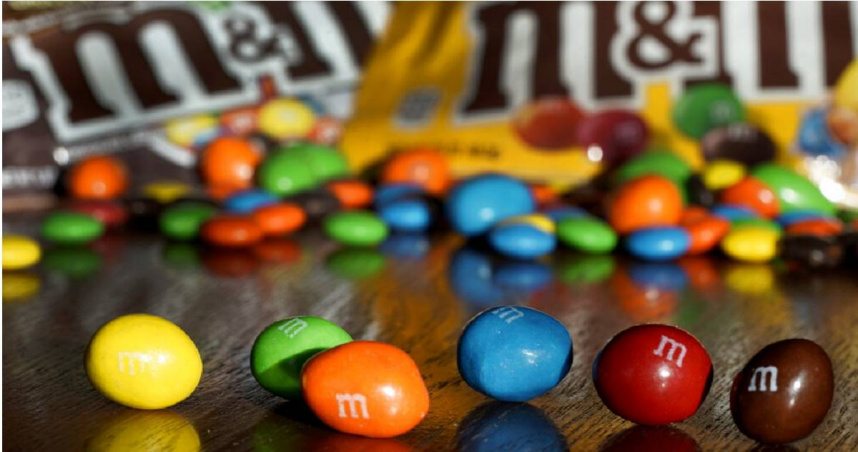 美國瑪氏食品公司（Mars, Inc.）旗下品牌「M&M's」的巧克力糖果。（圖／達志／美聯社）