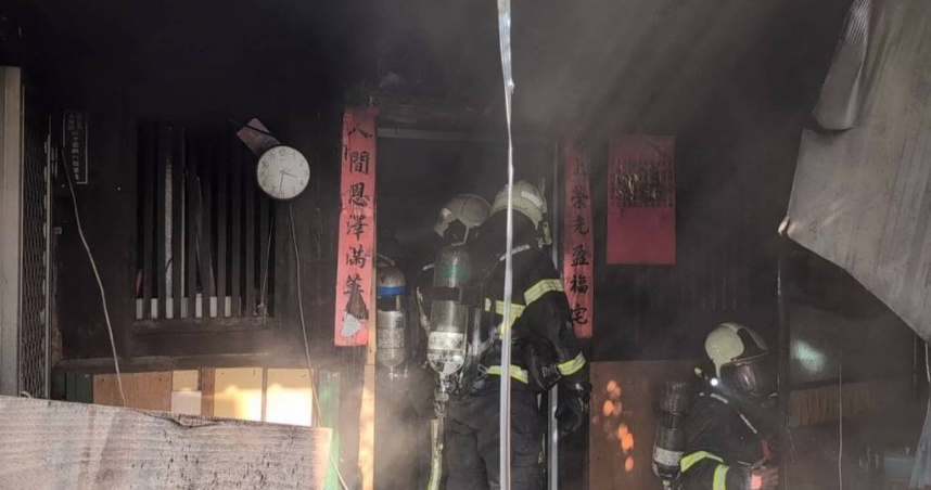 台北社子島附近民宅火警！平房1樓起火燒燬雜物　疑縱火帶回1人偵辦
