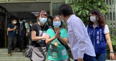 台中大雨路樹壓死女騎士 死者是未婚市場攤販