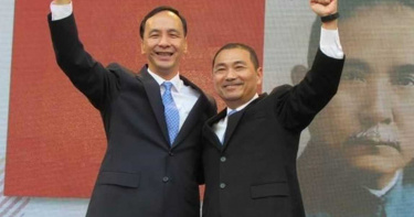 選主席黨內強將搶表態 朱立倫引麻將經PO文暗喻等東風?