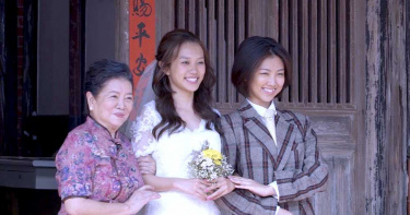淑芳阿姨暖心慰留 揪「她」一起拍婚紗照