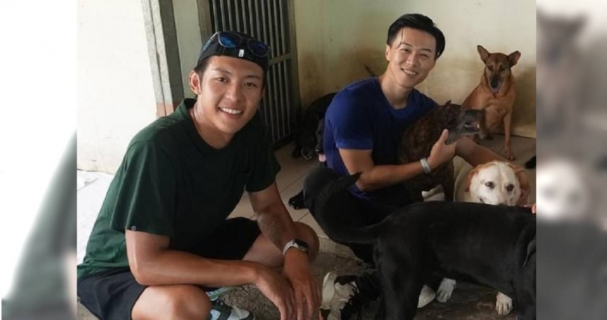 劉丞（左）和游書庭一起到動物之家擔任打掃義工。（圖／艾迪昇傳播提供）