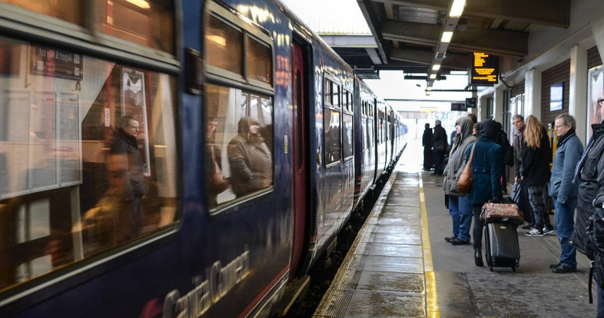 英國一名男子專程搭會誤點的火車，一整年至少省下1000多英鎊。（示意圖／翻攝自pixabay）