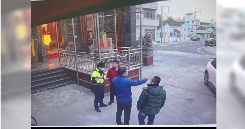 22歲母深夜棄嬰寒死空屋前，法院拒押稱「只是送行」引熱議。（圖／翻攝畫面）