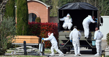 義大利30分埋一次屍體! 護士曝慘況「人死太多」:搭帳篷充當停屍間
