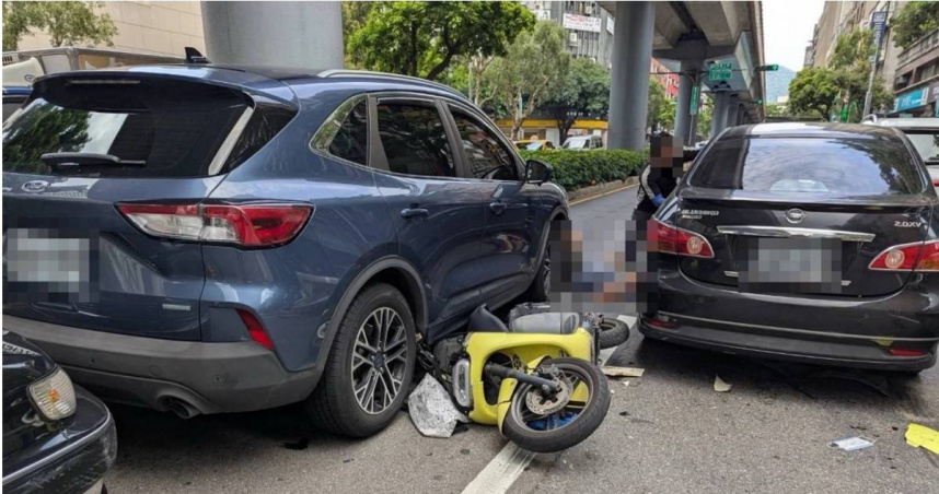 警方在陳姓男子車內查獲喪屍煙彈、毒咖啡包等多種毒品。（圖／翻攝畫面）