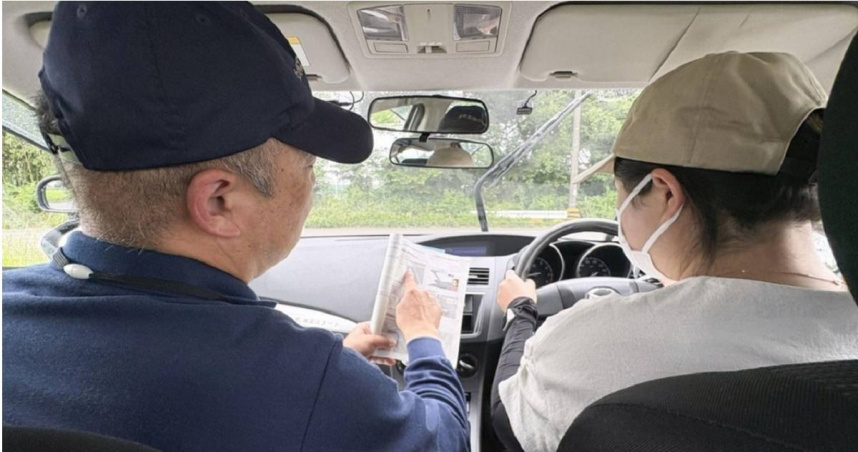 1名中國女性在日本埼玉市考駕照。（圖／翻攝自47NEWS）