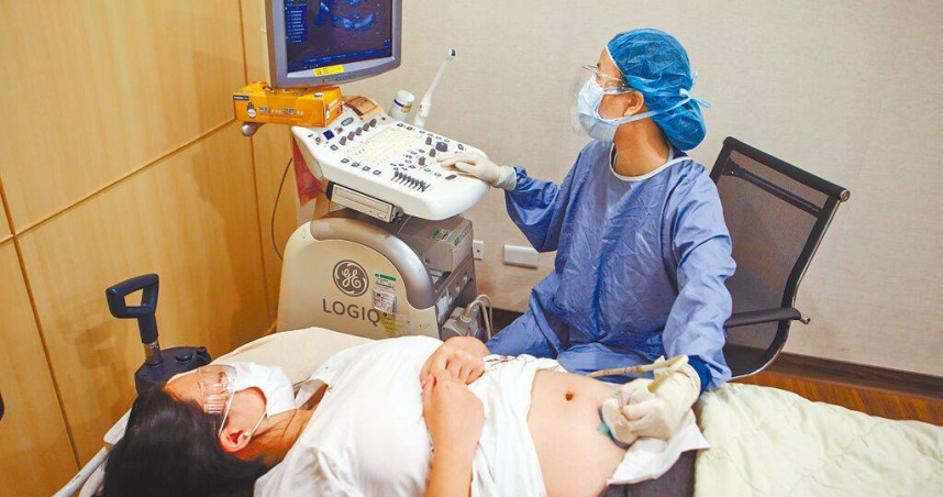 因應少子化，行政院將提出少子女化對策計畫2.0，提高國民年金保險生育給付。（示意圖／本報資料照片）