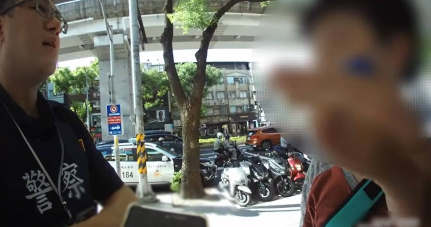 呂姓男子遇詐向警方求助，員警一眼識破謊言，成功保住呂男錢財。（圖／翻攝畫面）