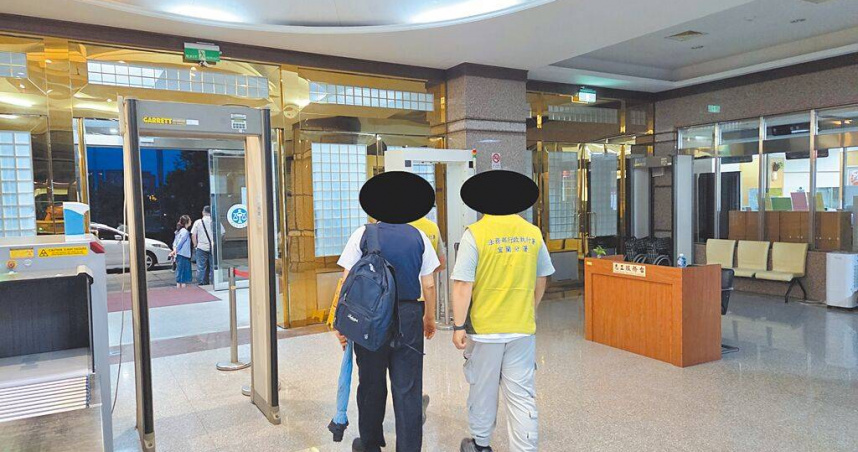 福和客運因為經營不善積欠大筆費用及罰鍰，吳姓負責人涉嫌出脫福和客運公司資產，遭行政執行署宜蘭分署向宜蘭地院聲請管收獲准。（圖／行政執行署宜蘭分署提供／中國時報張志康基隆傳真）