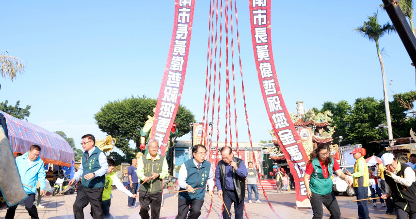 2026鹽水蜂炮今啟炮，市長黃偉哲出席現場，祝活動圓滿順利。（圖／台南市政府提供）