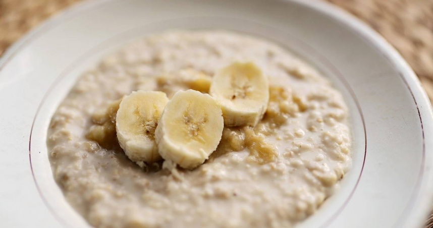 不少長輩會把燕麥片當作早餐，且認為很有營養。（示意圖／Pexels）