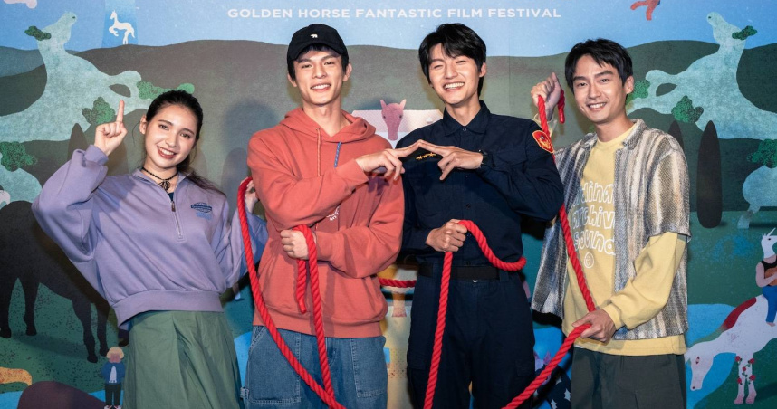 邱以太、劉育仁出「捧臉對望」絕招　吻戲狂冒水蜜桃味