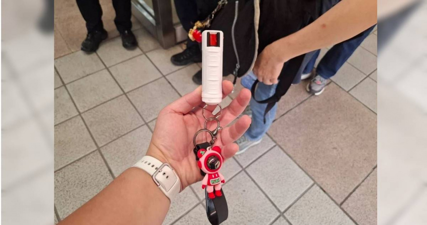 女搭北捷「誤按辣椒水」！3車廂乘客急疏散　恐挨罰1萬元