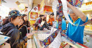 除了台新正妹爽中15億…另一威力彩得主曝 「只花2百中獎」臉酷似孫芸芸