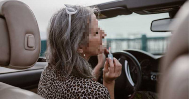 只對60歲以上女人有性趣! 男子獨愛「白髮假牙」:讓我慾火焚身