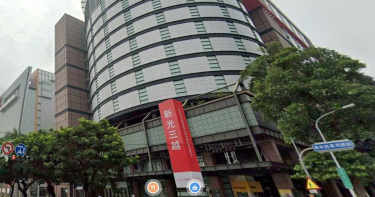 新光中港傳確診!僅低調消毒「臉書粉專被出征」 中市衛生局證實:櫃姐染疫