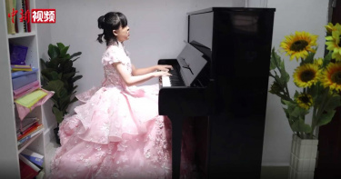 11歲廣東女孩「出生就失明」!練鋼琴3年拿下英國皇家音樂學院證書