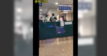 武漢肺炎/入境遭禁!陸客大鬧機場:乾脆死在這 地勤嘆「機場是大瘟疫區」