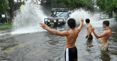 雪梨30年來最大規模降雨 多路段、多校封閉氾濫成災