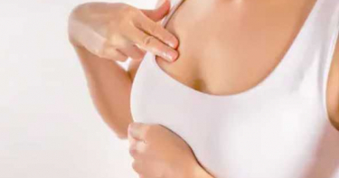 婦罹乳癌零期求診密醫!花8萬「貼藥膏、喝藥水」慘變末期