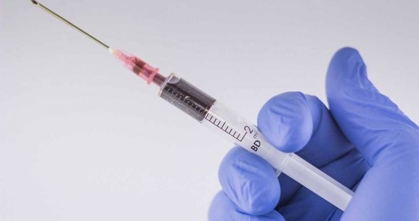 最近有民眾上網表示，有陌生人挨家挨戶找小孩抽血，引發熱議。（示意圖／Pixabay）