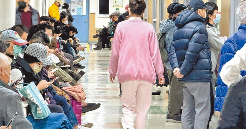 對醫界來說，如今面臨護理人力短缺，增加休假天數，也會提升排班的困難度。（圖／報系資料照）