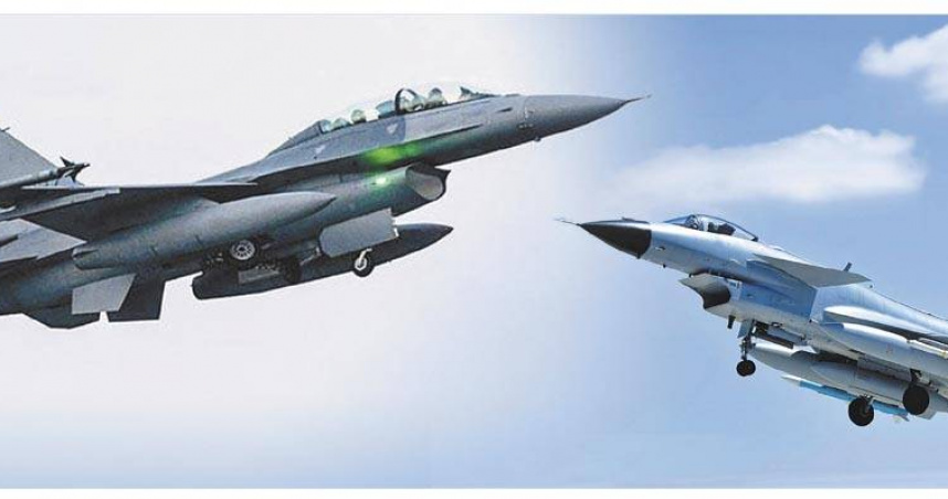 中國解放軍週四晚間至週五凌晨，派遣共74架次軍機飛向台灣。（示意圖／報系資料照）