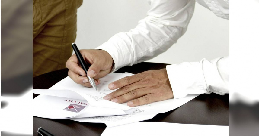 日本大阪市男子疑因債務纏身加入詐騙集團，在不動產站騙案中透過偽造的身分與文件得手約14億5000萬日圓（約新台幣2.9億元）。（示意圖／Pixabay）