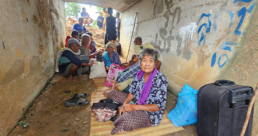 泰柬爆發衝突後，泰國民眾正在進行避難。（圖／達志／美聯社）