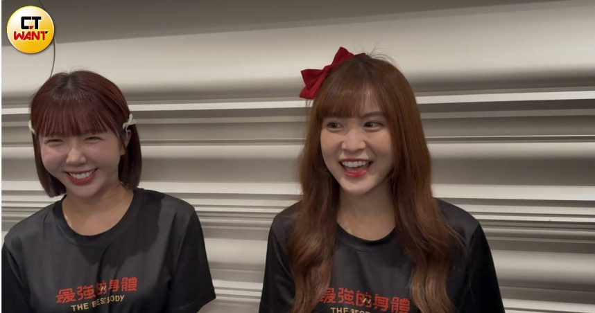 孟潔（右）低調表示完全不清楚粿粿的婚姻狀況。（圖／蘇聖倫攝）