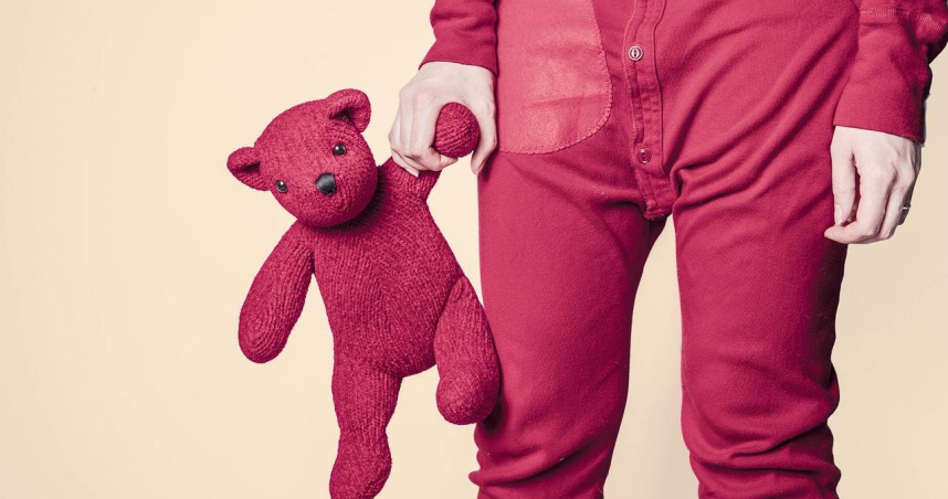 基隆市1名領有重度身心障礙手冊的發展遲緩女童，去年升上幼兒園大班後情緒行為明顯異常，甚至把頭頂頭髮幾乎拔光，女童家長憤而發文控訴。（圖／pixabay）