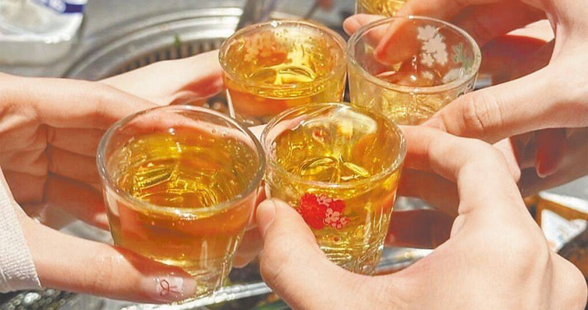 國健署呼籲，青少年應避免飲酒，尤其家長應以身作則，成為青少年「拒酒」第一道防線。（圖／中國時報李念庭攝）