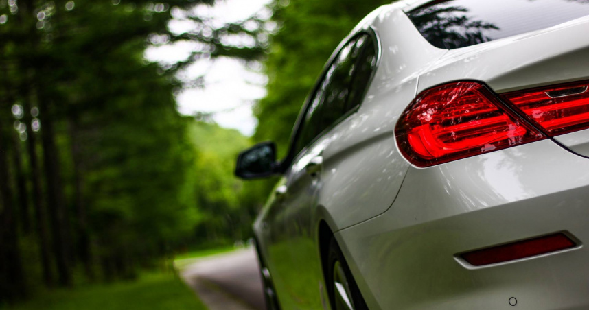 高雄一名男子不滿被檢舉「蛇行」，上訴後真的逆轉結局。（示意圖／Photo AC）