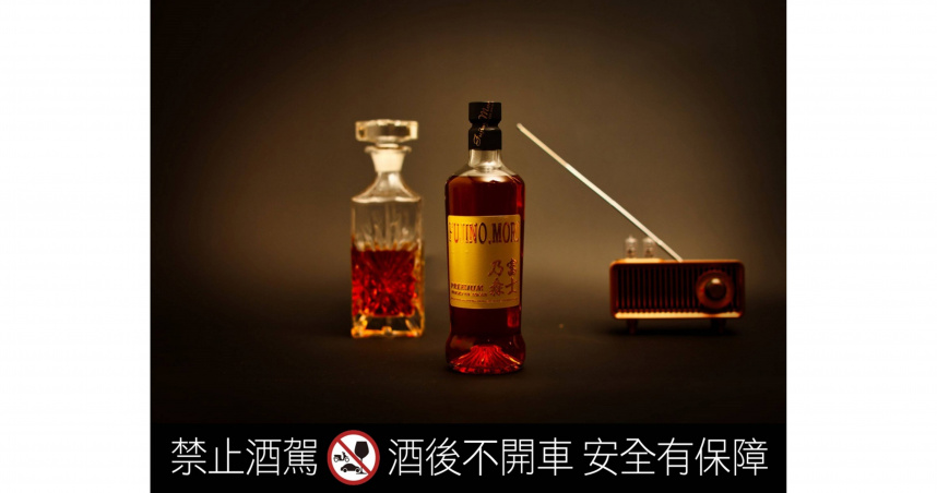 來自日本百年酒藏須藤本家的「富士乃森 Premium」威士忌，不僅是一瓶佳釀，更是一段融合傳承與匠藝的故事。（圖片提供／富士乃森）