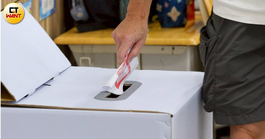 行政院22日提名7名中選會委員人選，包括游盈隆、胡博硯、黃文玲、陳宗義、李禮仲、蘇嘉宏與蘇子喬。（圖／周志龍攝）