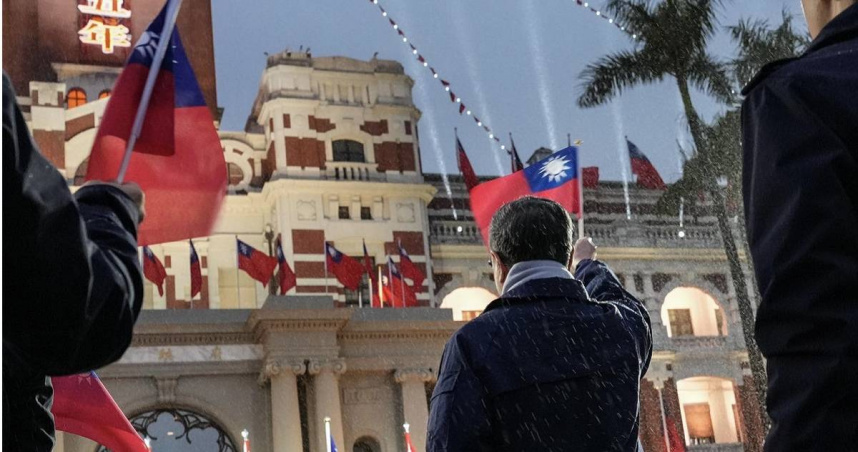 卓榮泰出席元旦總統府升旗典禮。（圖／翻攝自臉書／卓榮泰）