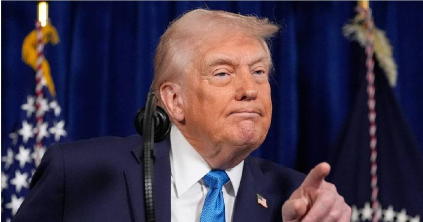 川普關稅案被視為攸關全球經濟的重要指標，也是一場對總統權力界線的重大考驗。（圖／達志／美聯社）