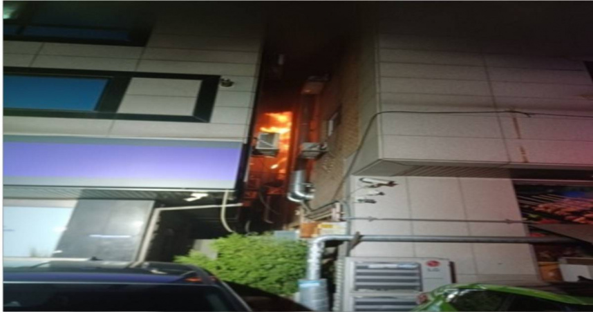 南韓套房火警釀死傷，起因為住戶以明火處理蟑螂失控。（圖／翻攝自南韓中央日報）