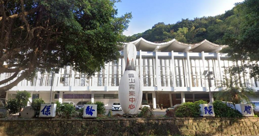 擁有61年歷史的圓山保齡球館近日無預警停業，大門深鎖讓不少球友錯愕不已。（圖／翻攝自Google Map）