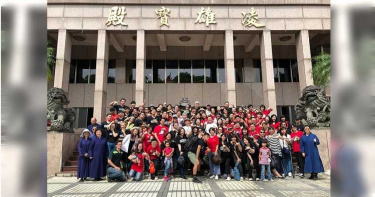 李國修忌日眾弟子參拜 團體合照驚見言承旭