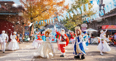 飄雪給你看!主題樂園、購物中心打造白色耶誕村 感受北國浪漫