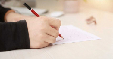 人夫疑包二奶? 妒妻偽造文書調16年出入境資料被告