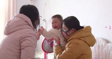 「孩子不哭,原諒媽媽!」她把武漢女嬰丟在河南轉身離開 真相曝光讓人哭