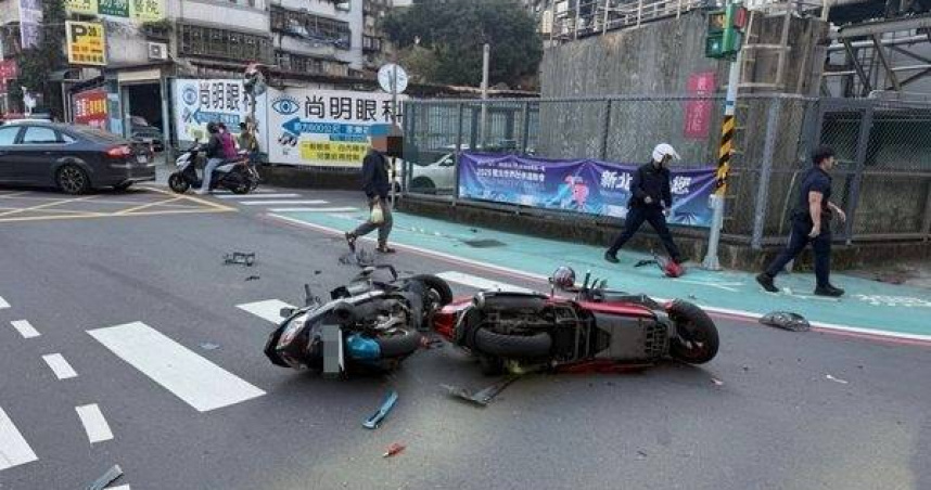 左轉重機與直行重機相撞騎士腦出血送醫。（ 圖／翻攝畫面）