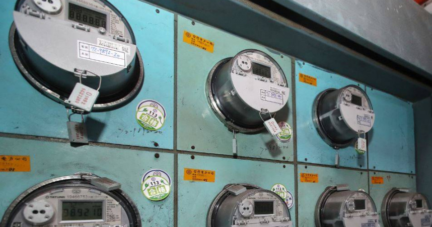 台電因恆春鎮某民宿用電異常，檢查後發現電表遭到加裝二極體，導致電表計度失真。（示意圖／報系資料照）
