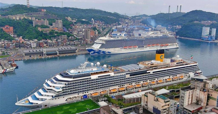 歌詩達郵輪莎倫娜號（前）9日在日本那霸港發生故障，預估將會影響11日的下一航次。（圖／基隆港務分公司提供）