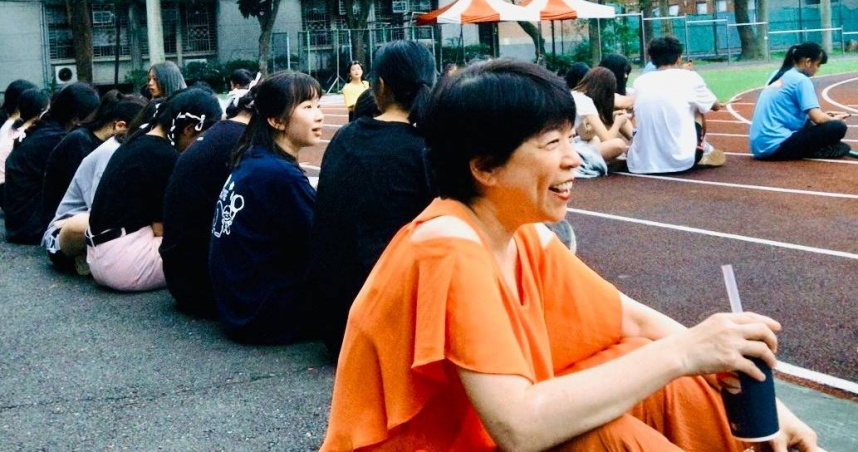 親職專家郭葉珍的女兒曾患有憂鬱症，她透露女兒如何從黑暗中逐漸走向光明，拋開輕生念頭。（圖／翻攝自郭葉珍臉書）