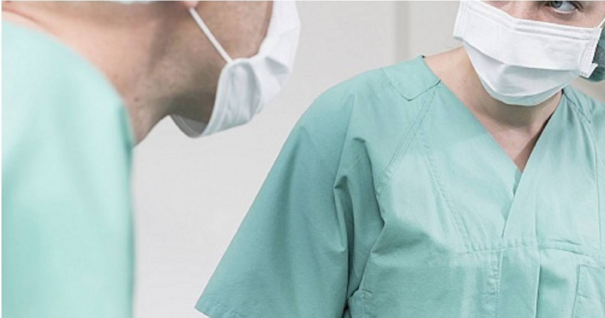 專科護理師只問一句，便讓病患將家庭關係全盤托出，讓醫生忍不住讚嘆。（示意圖／擷取自TPG達志影像）